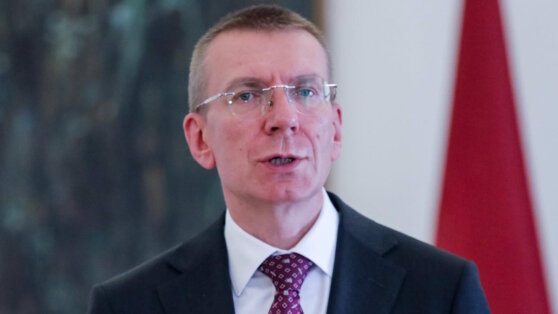    Президент Латвии призвал к борьбе с Россией известным латинским выражением Анастасия Романова