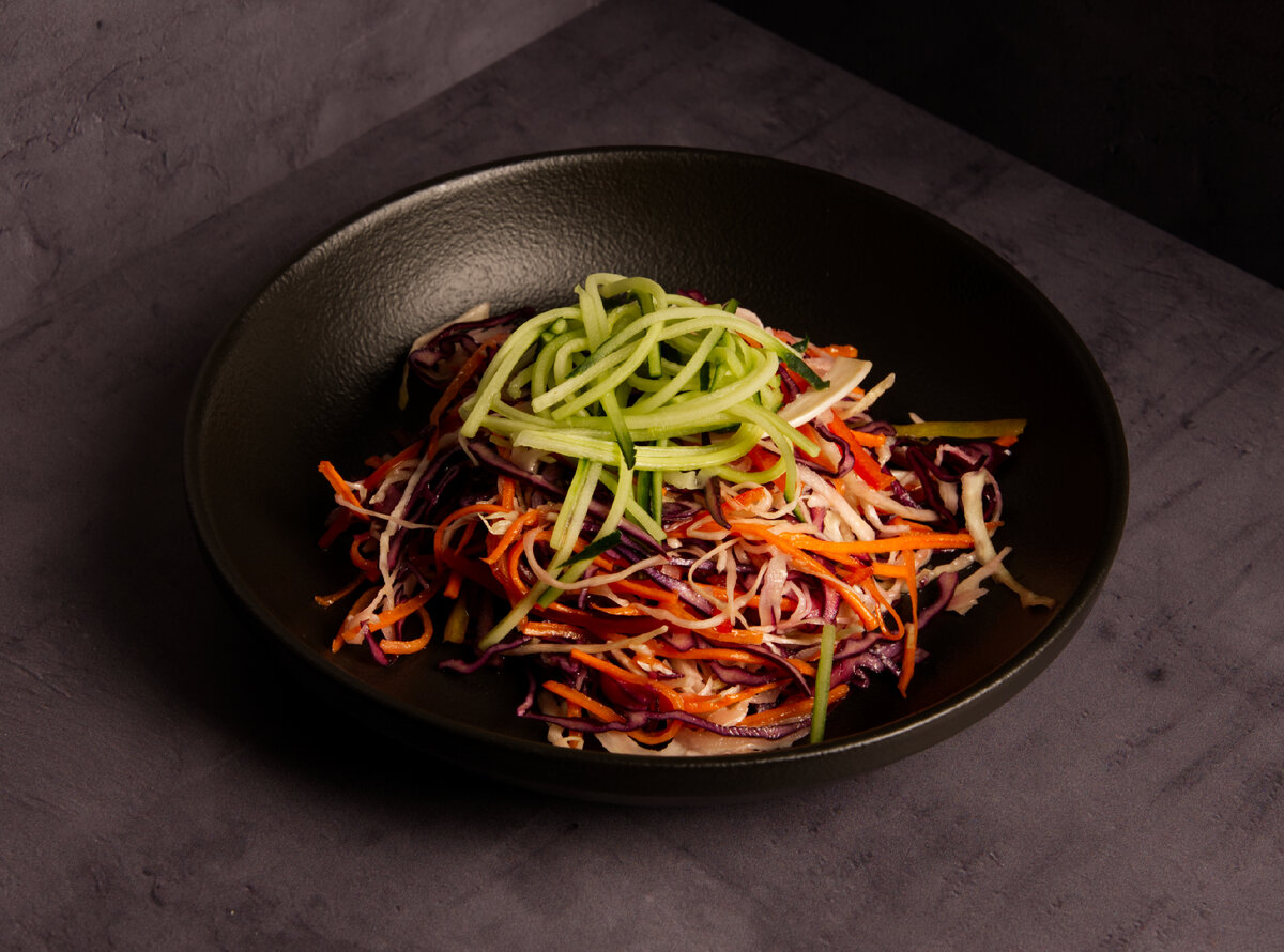 Витаминный салат, 350 рублей, Ресторан The Бык