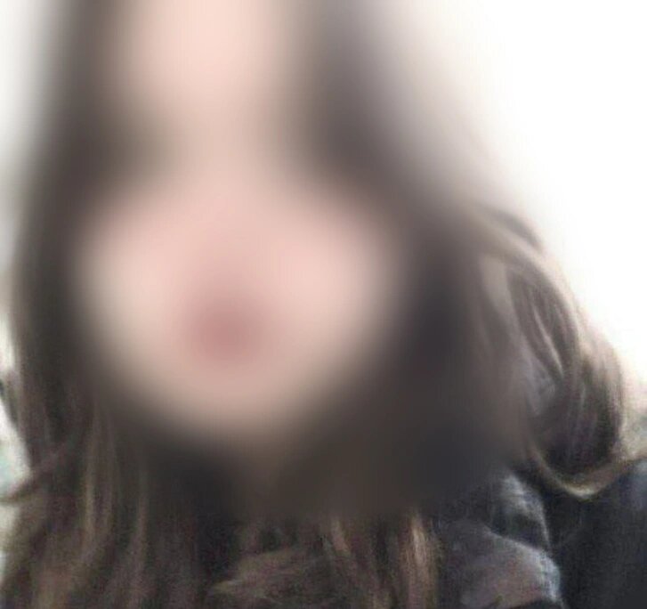 Девочка выложила в Сеть фотографию с ярким макияжем Источник: читатель E1.RU