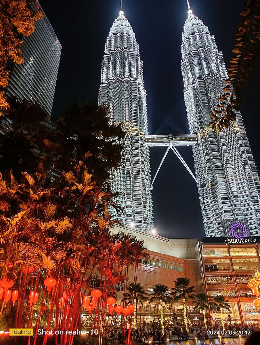 Башни-близнецы. Куала-Лумпур Малайзия. Фото из личного архива. 