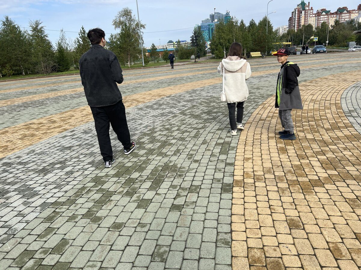 Студенты и Макс