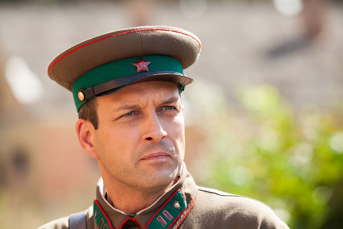 https://ruskino.ru/media/gallery/17081/lHDxIOE8f4yUX3n7biBm4CZFHBo.jpg
