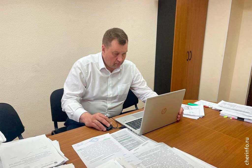    Дистанционное электронное голосование впервые используется в Вологодской области. Оно началось сегодня в 8 утра и будет идти все три дня.