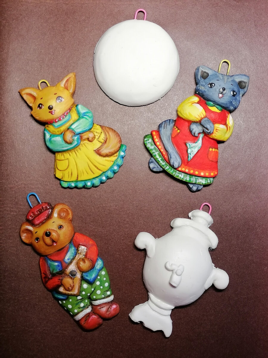 Кажется, здесь чего-то не хватает😊, - будем расписывать самовар и блин-солнце. 