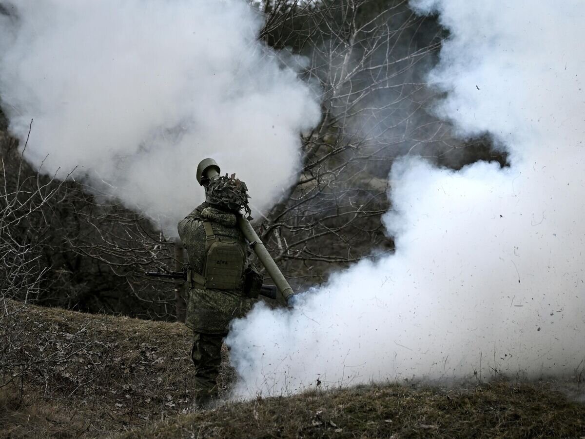    Военнослужащий расчета ПЗРК "Игла" в зоне проведения специальной военной операции© РИА Новости / Станислав Красильников