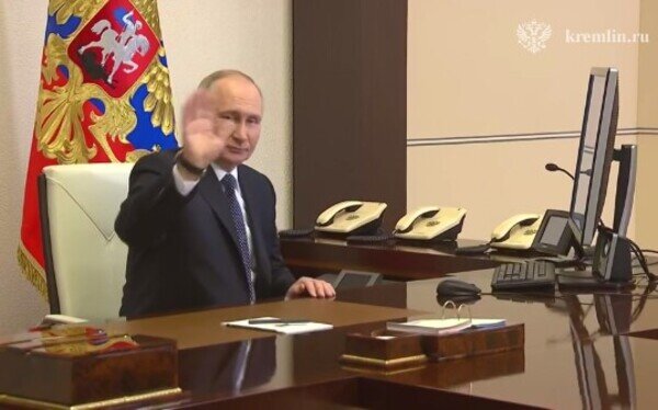   Владимир Путин проголосовал онлайн на выборах президента РФ