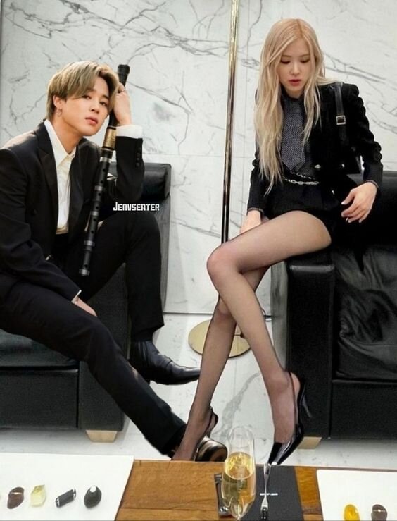 Столько мыслей в голове. Хочется быть нужной цитаты. Высказывания о жестокости. Открытка со словами про обнимашки. Хорошо когда есть люди которые.