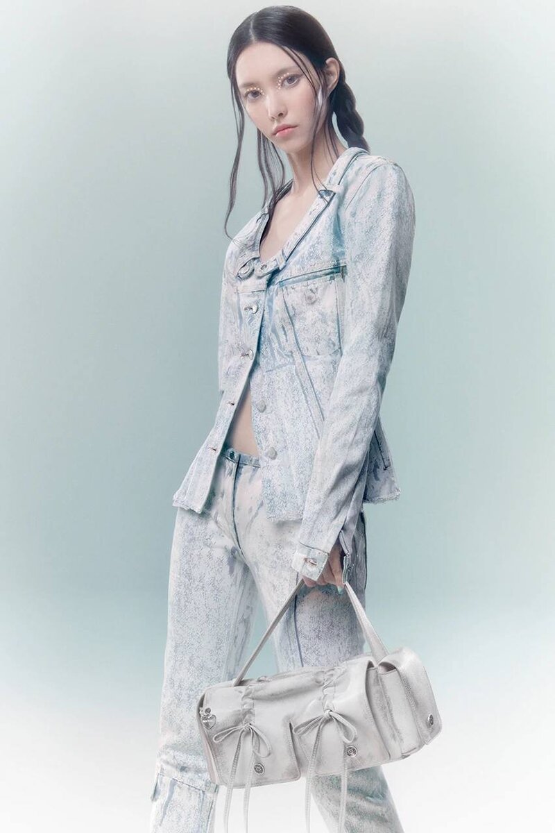    K-pop группа ILLIT снялась в рекламной кампании Acne Studios (фото 3)