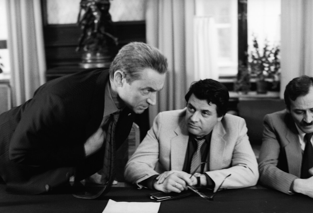    Детство Ширвиндта прошло в театральной среде. В гости к родителям приходили знаменитые актёры и музыканты: Леонид Утёсов, Святослав Рихтер, Владимир Яхонтов, Михаил Яншин и другие / РИА Новости