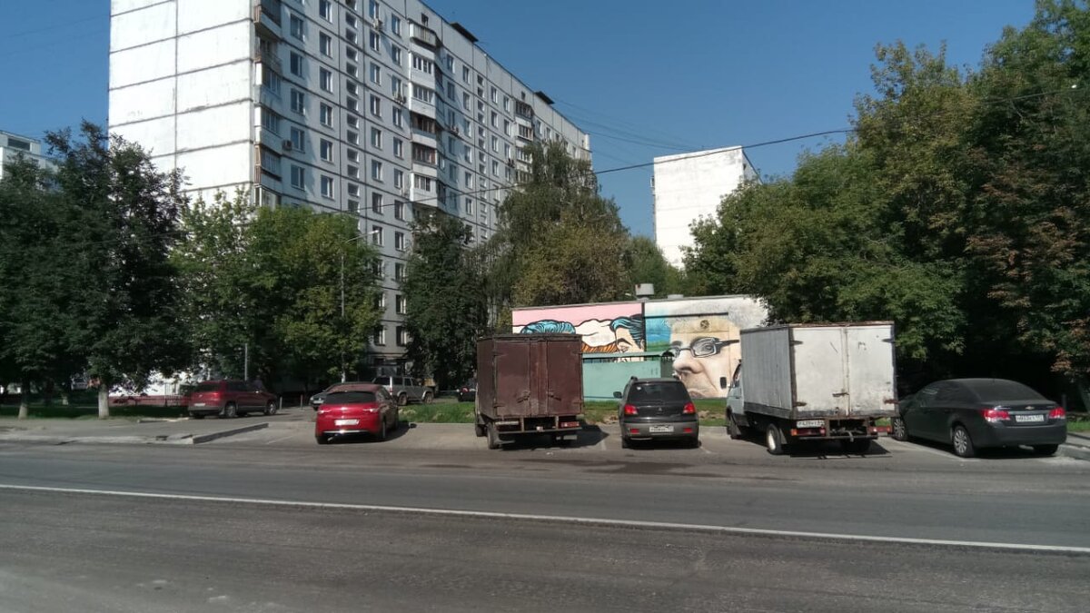 Типичная Москва, Азовская улица 