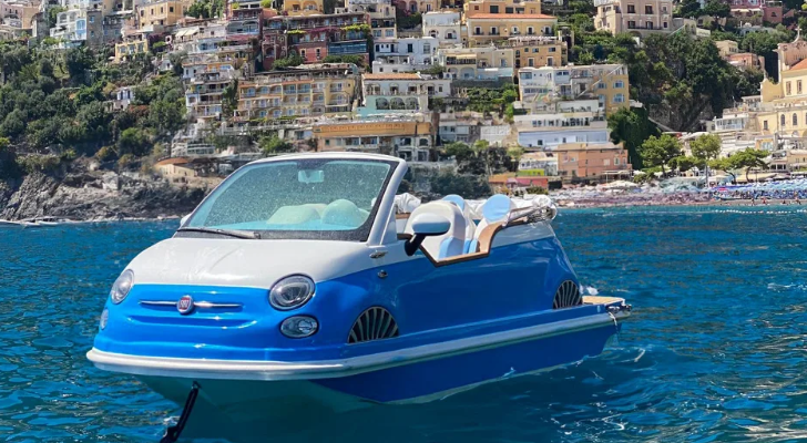 Fiat 500 становится моторной лодкой.