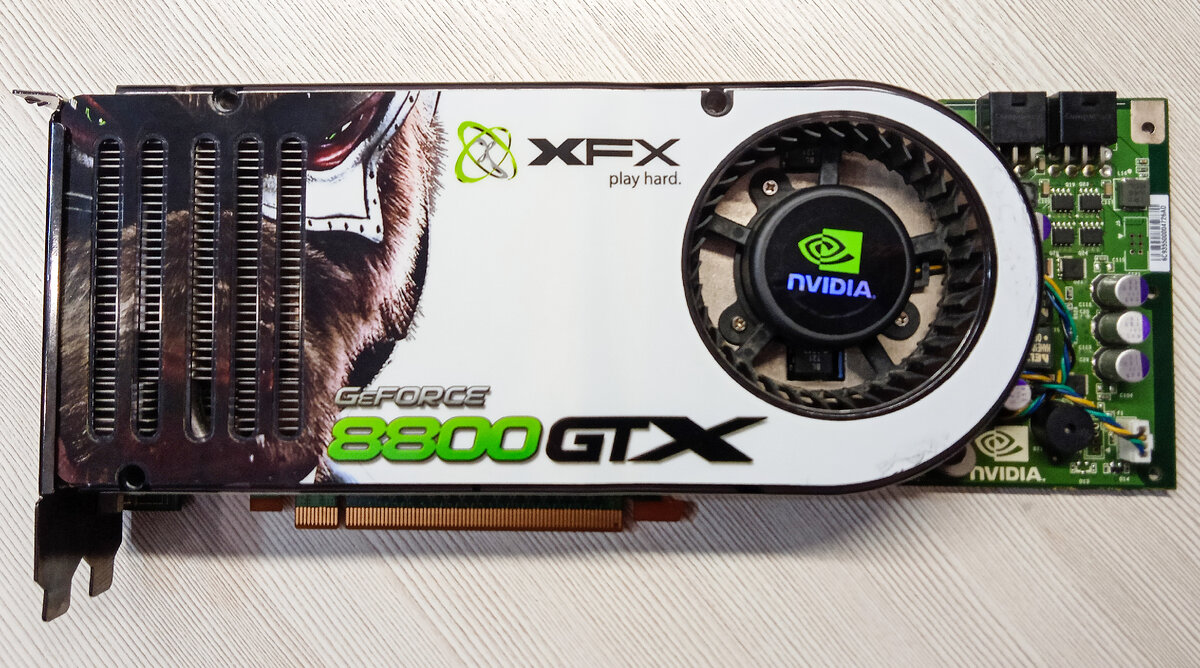 Видеокарта XFX GeForce 8800 GTX 575M 768MB DDR3.