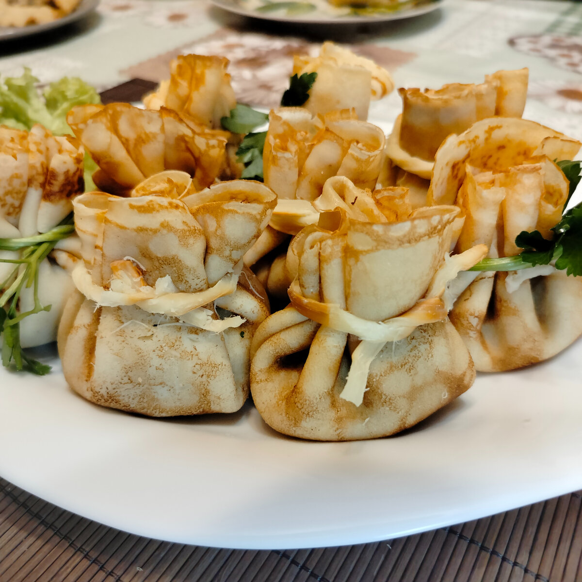 Блинные мешочки с начинкой