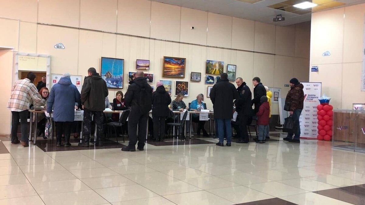     Первый день голосования на Дальнем Востоке показал, что регионы лучше других российских регионов подготовились и провели первый день голосования на выборах главы государства, это задало тренд всей стране на высокие показатели.