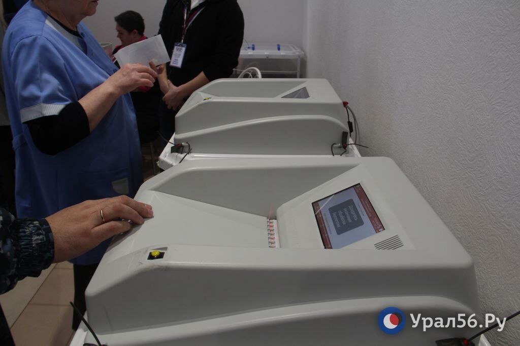    Не обошлось без эксцессов: В первый день выборов в Оренбургской области за нарушения был отстранен от работы член комиссии