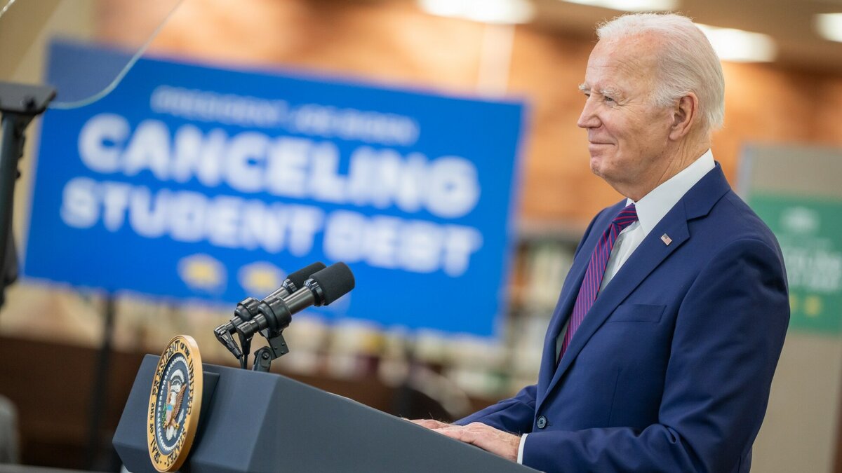     Оскорбительное заявление прозвучало во время праздничного обеда в Ирландии.