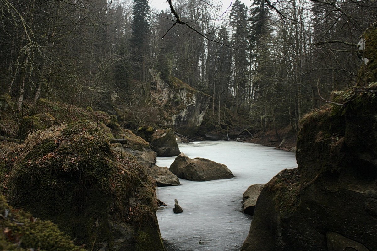 Озеро очень мрачное без солнца ☀️