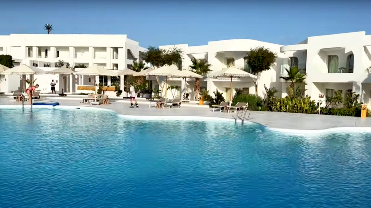 Бассейн отель Meraki Sharm el Sheikh Resort 5* Египет.