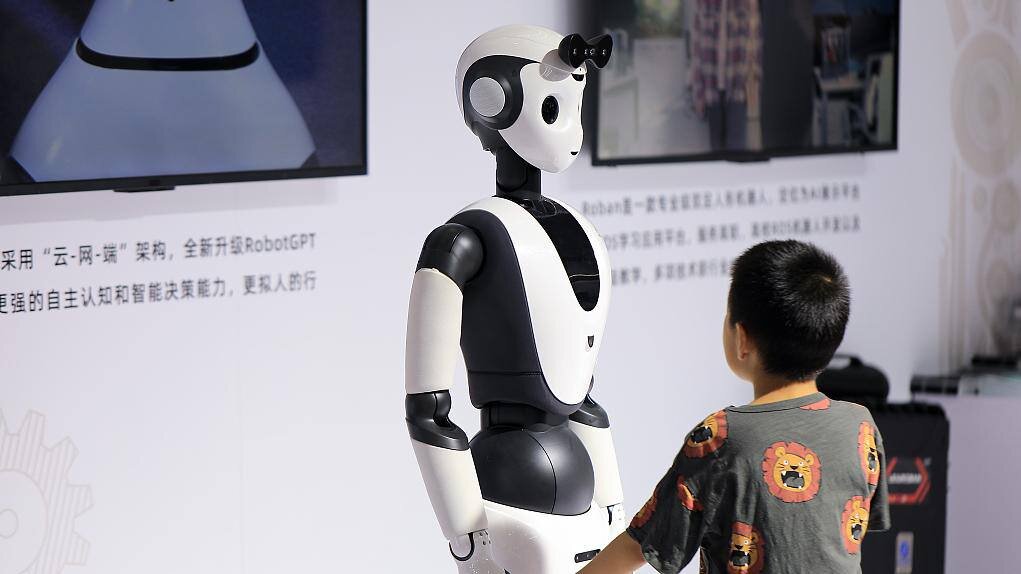 Концепция детских роботов имеет огромный потенциал для развития и образования детей в Китае, а также во всем мире. Она активно стимулирует интерес младшего поколения к науке и новейшим технологиям.-2