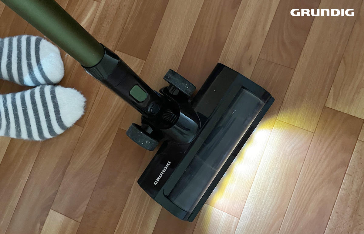 Турбощетка с направленной LED-подсветкой поможет заметить мелкую пыль и шерсть