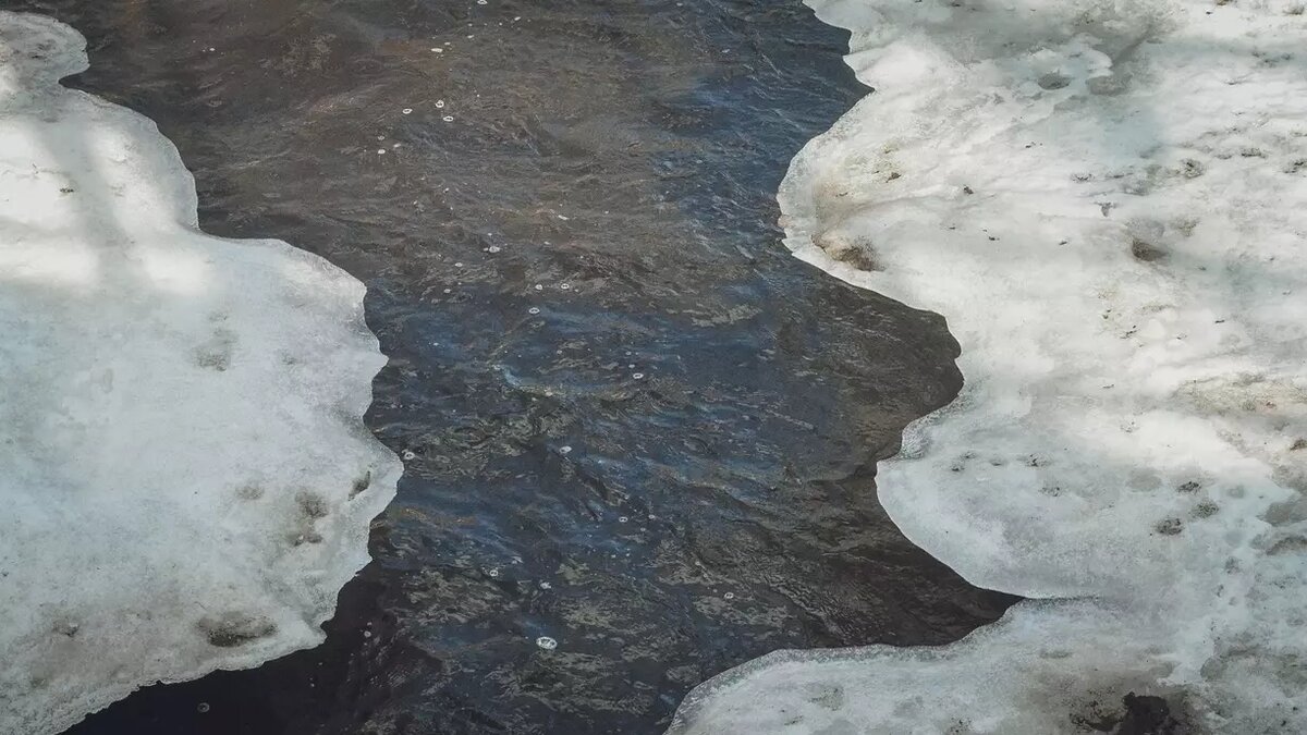     Жители села Сосновка Азовского района остались без водоснабжения из-за сильной изношенности водопроводных сетей.