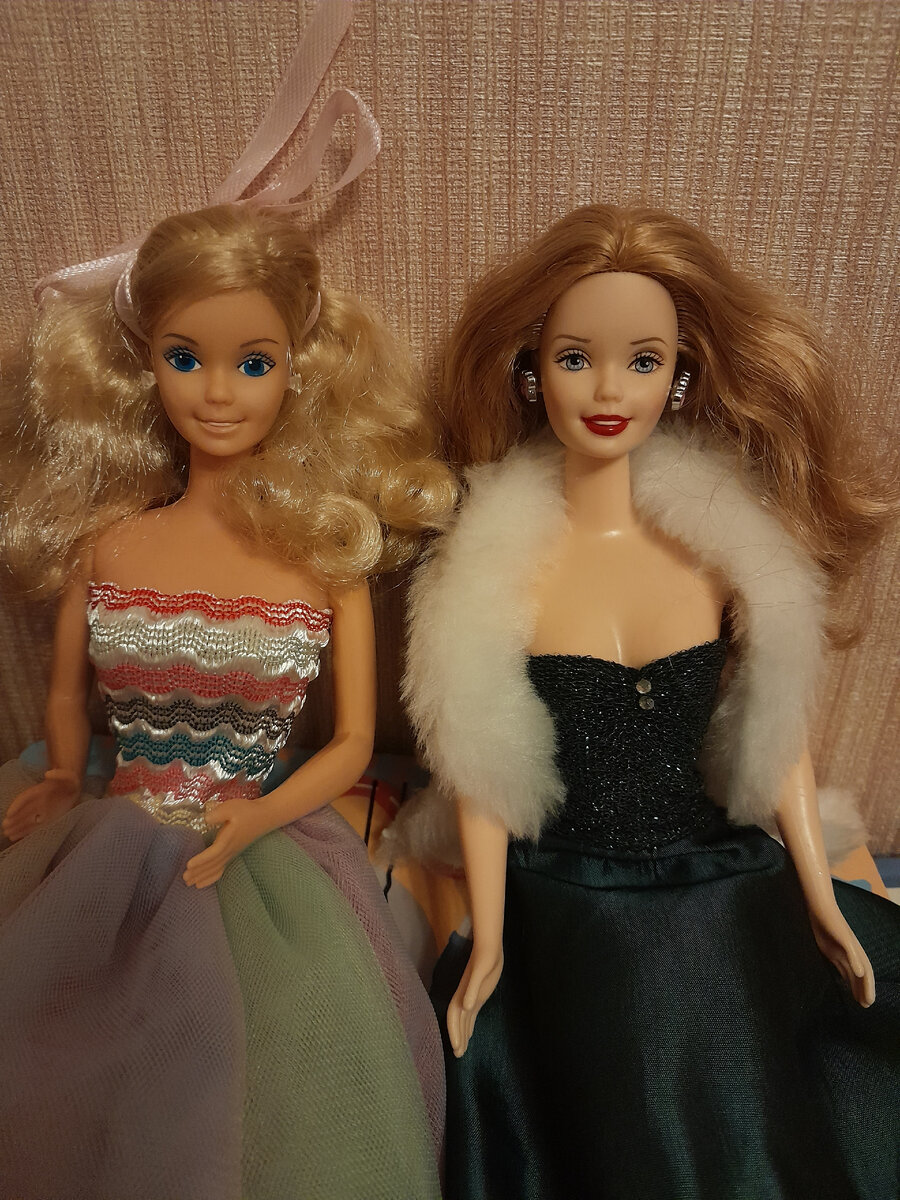 Агнесс слева