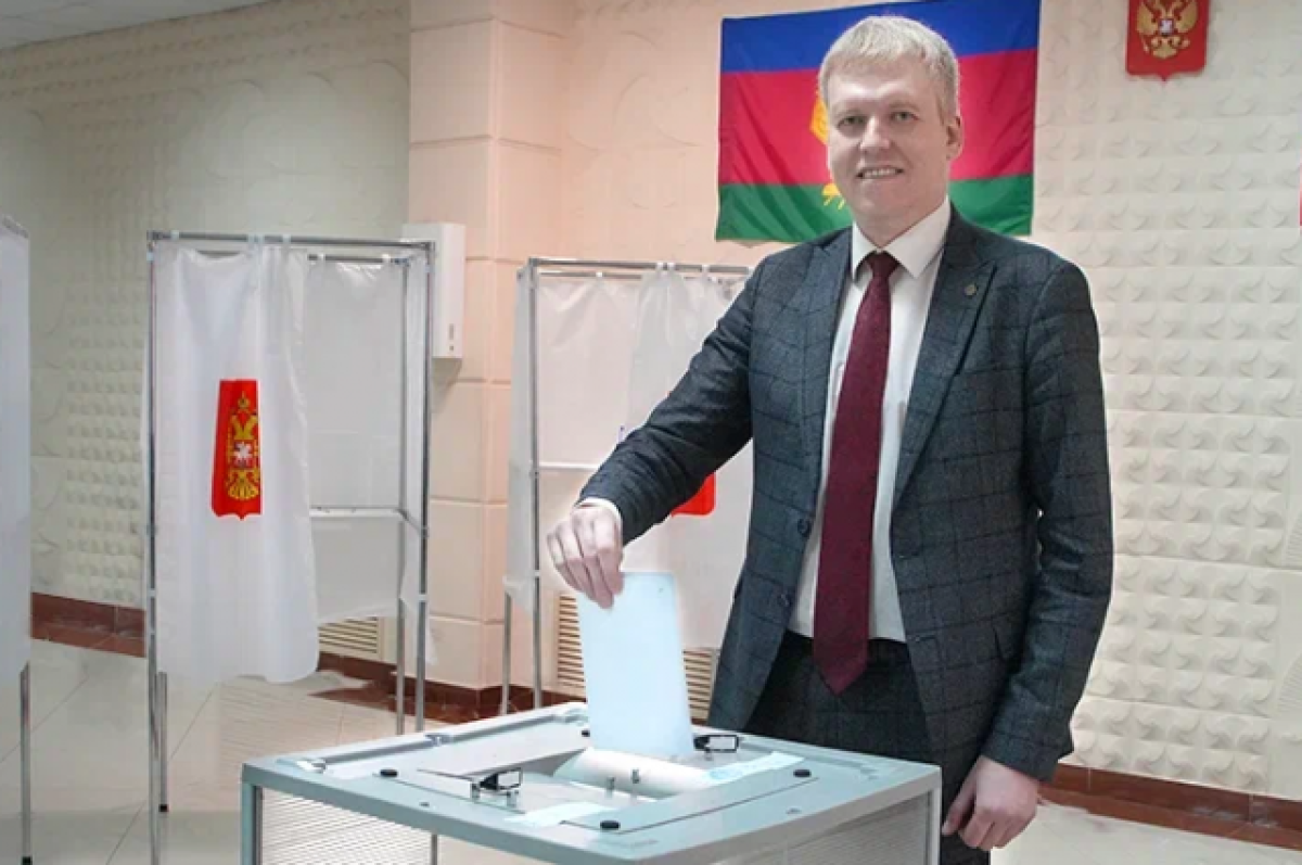   И.о ректора КубГТУ Игорь Лагерев проголосовал на участке в университете