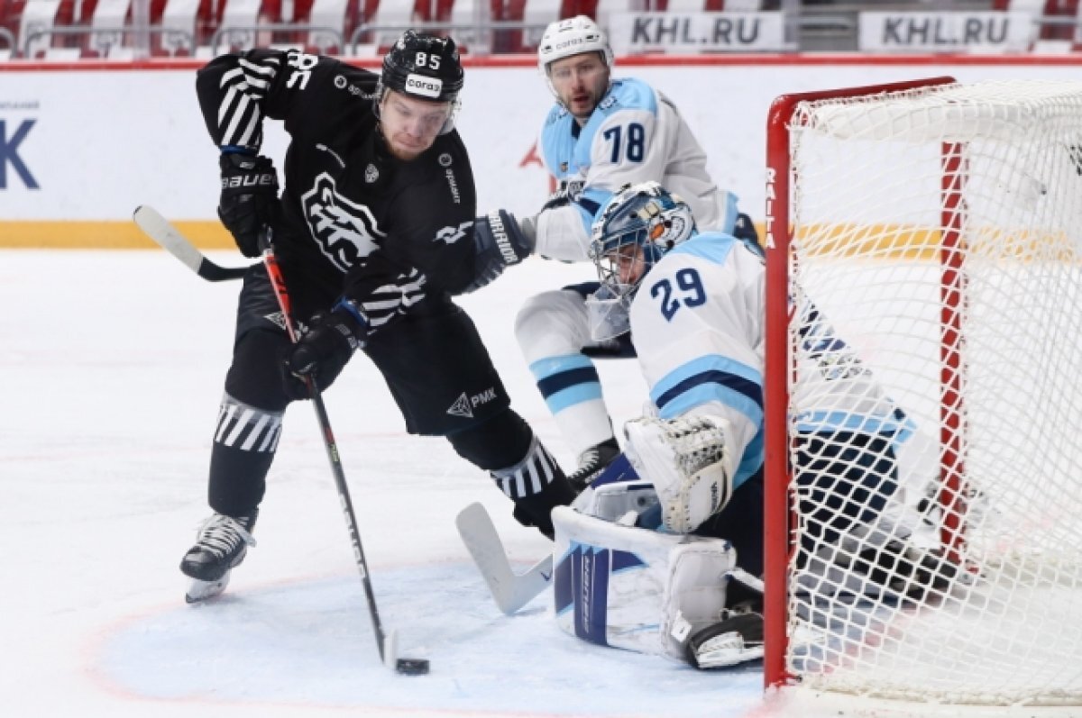    В Челябинске болельщики «Трактора» пожаловались на перекупщиков билетов