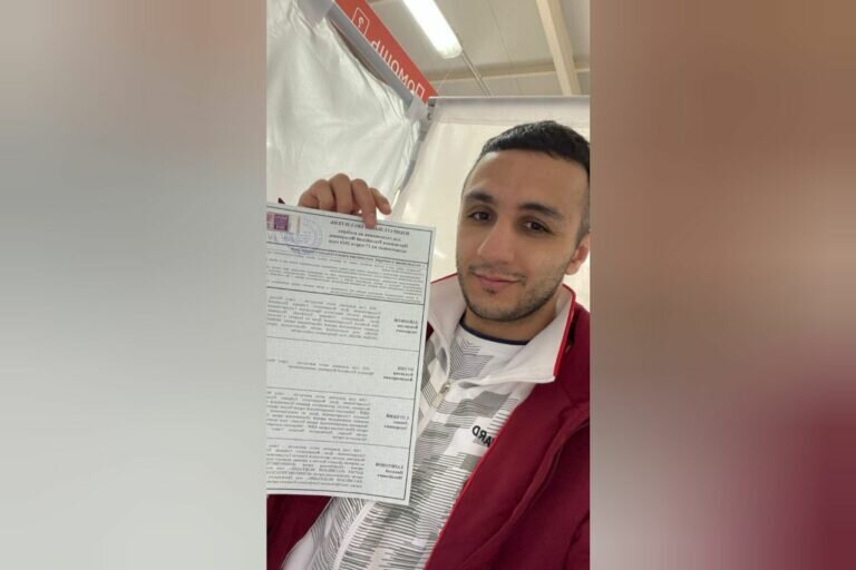    Оренбургский боксер Габил Мамедов голосует на выборах Президента России Кристина Просвиркина