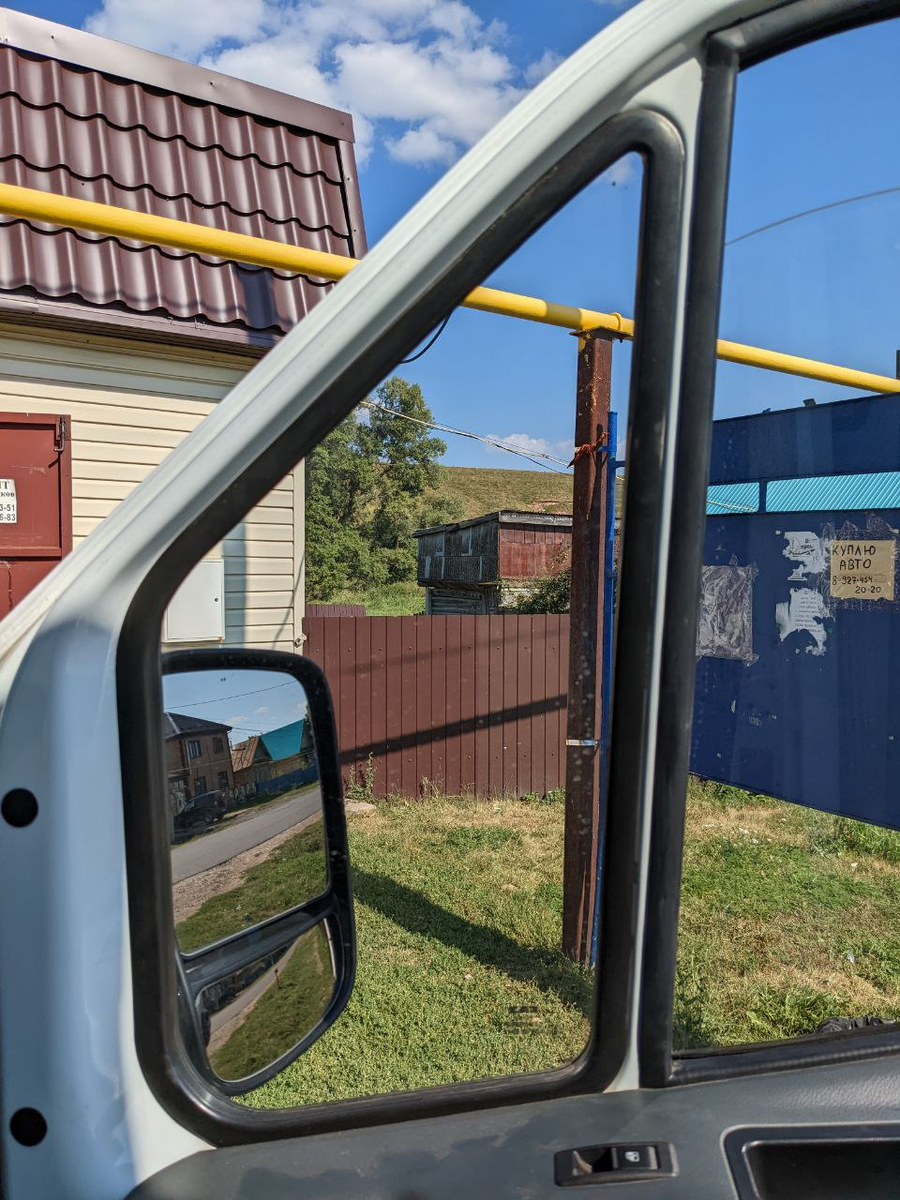 Фото из рабочей "газельки" возле точки выгрузки