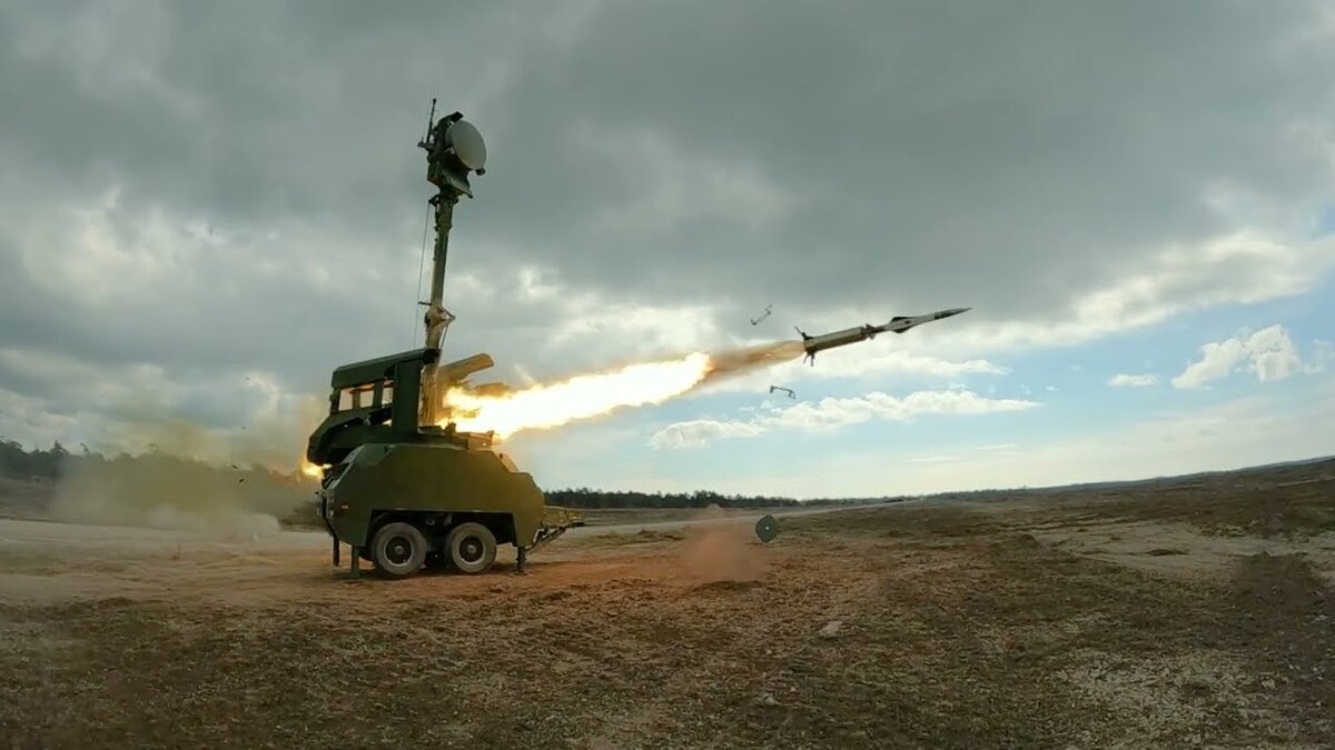 Фото: Swedish Armed Forces Test-Fire RBS 23 BAMSE Air-Defense Missile from Gotland