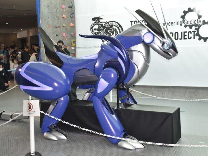    Toyota построила реальную копию покемона-мотоцикла [ВИДЕО]