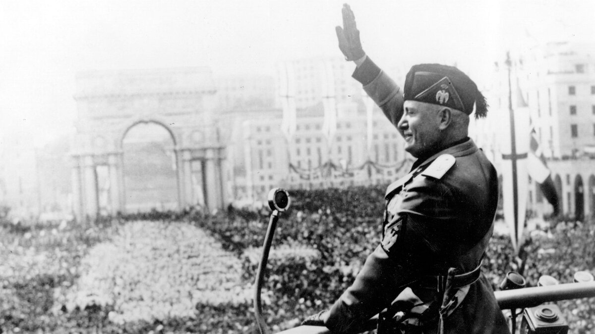 Бенито Муссолини 1935 год