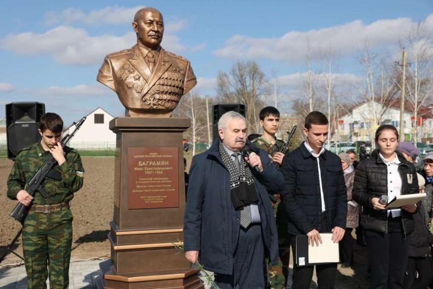 12 марта 2024 года на Ставрополье в селе Эдиссия прошла тожественная церемония по открытию бюста славного сына армянского народа, легендарного маршала Советского  Союза дважды Героя Советского  Союза-4