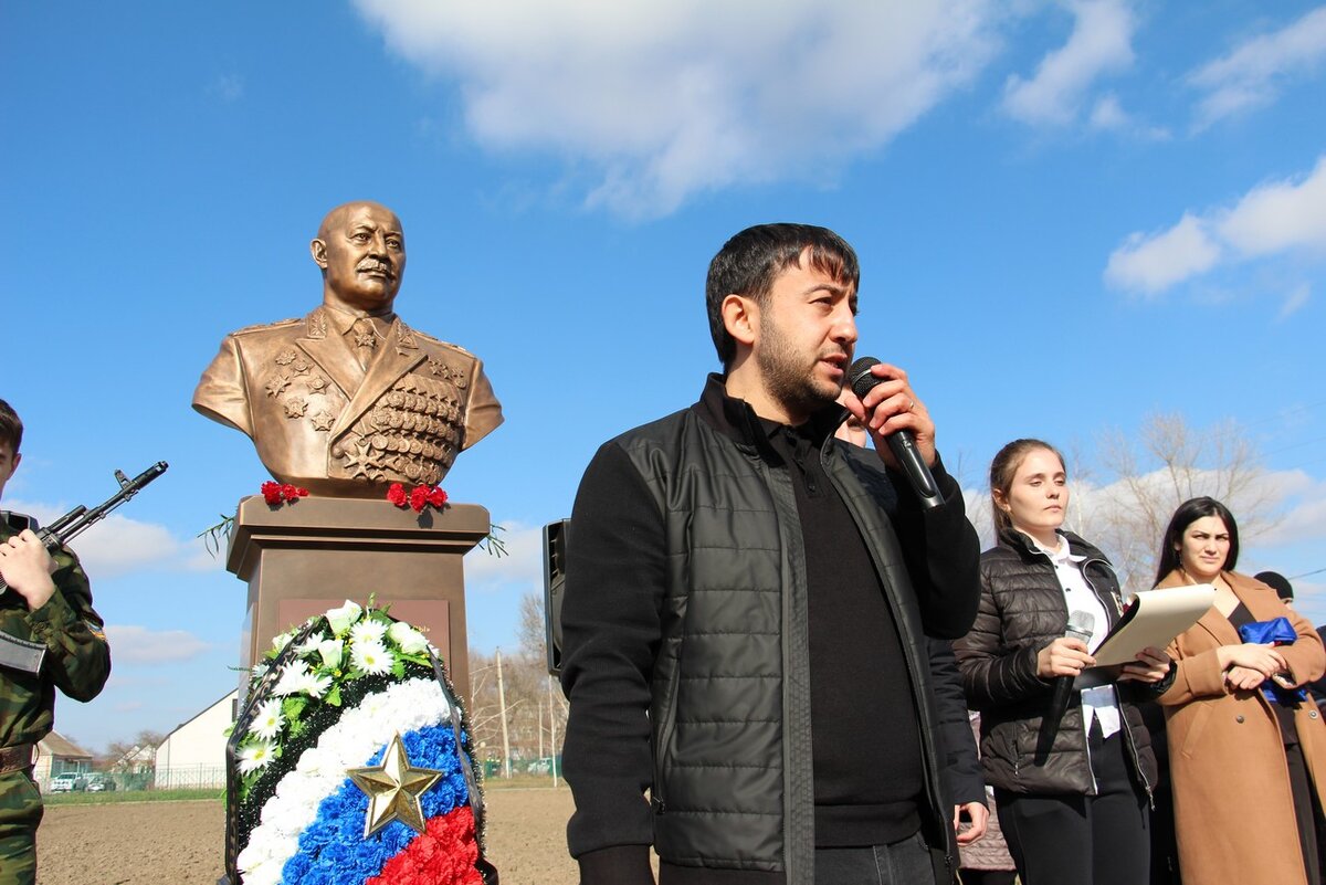 12 марта 2024 года на Ставрополье в селе Эдиссия прошла тожественная церемония по открытию бюста славного сына армянского народа, легендарного маршала Советского  Союза дважды Героя Советского  Союза-7