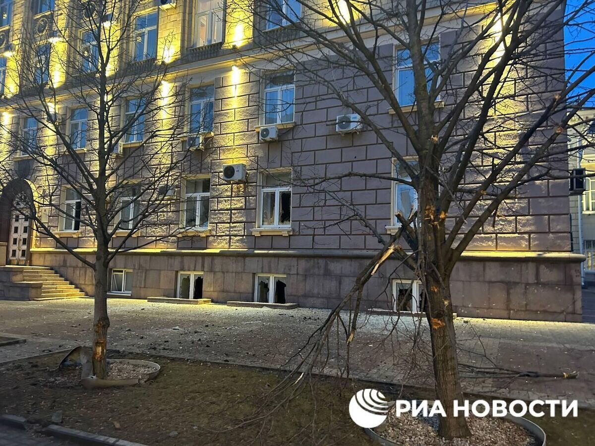    Дом правительства Белгородской области, поврежденный в результате обстрела со стороны ВСУ© Фото : РИА Новости