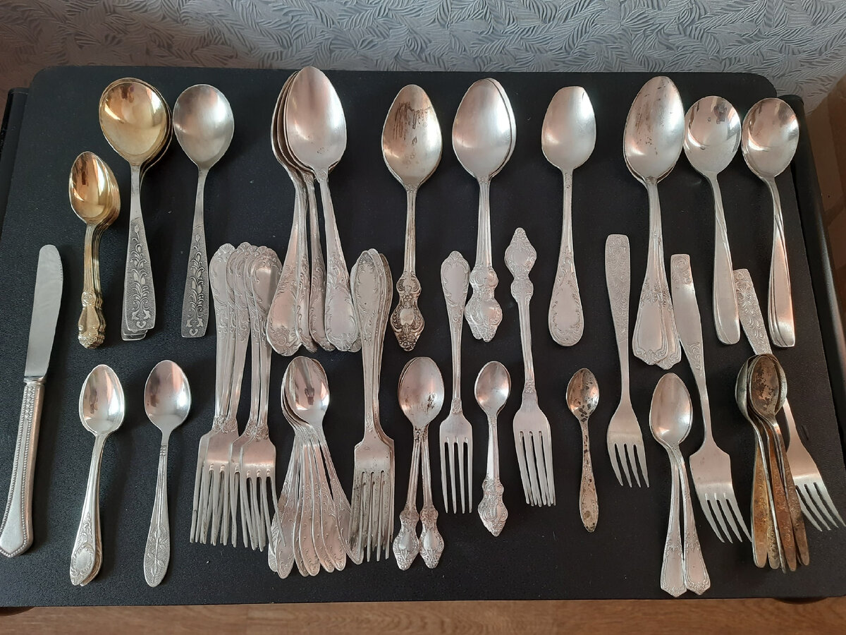 Крайние позолоченный чайные ложки я оставила себе)