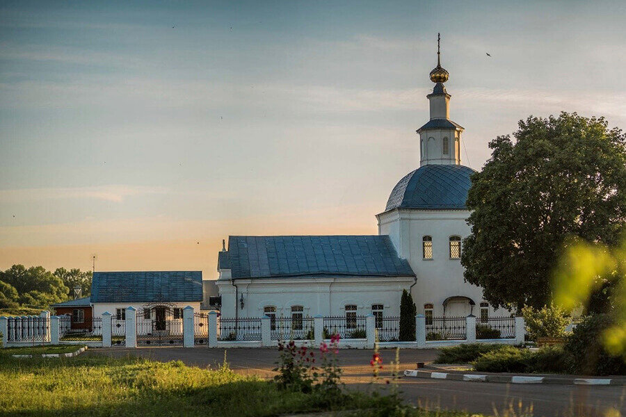 Себино тульская область церковь матроны. Село Себино храм Матроны. Церковь Успения Пресвятой Богородицы в Себино.