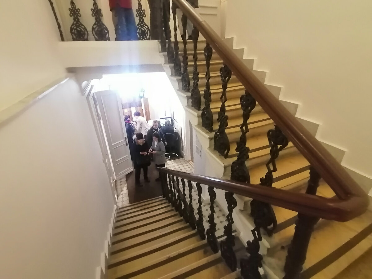 Парадная лестница.