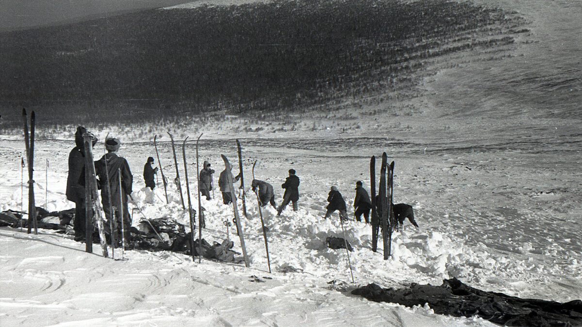 Палатка и вещи туристов из группы Игоря Дятлова.