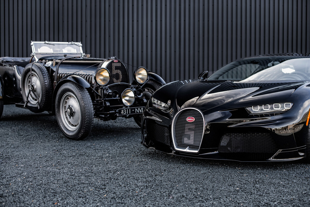 Проект Bugatti Sur Mesure: Chiron Super Sport "Hommage T50S" (справа); слева - оригинал, Bugatti Type 50S
