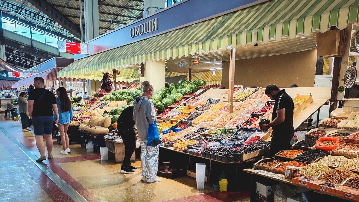     Цены на продукты питания продолжают расти, и февраль стал особенно неприятным месяцем для потребителей. За последний месяц стоимость капусты выросла на 10,4%, а огурцы подорожали на 8,6%. В то же время, наблюдается падение цен на апельсины и лимоны. Подробнее — в материале «Восток-Медиа».