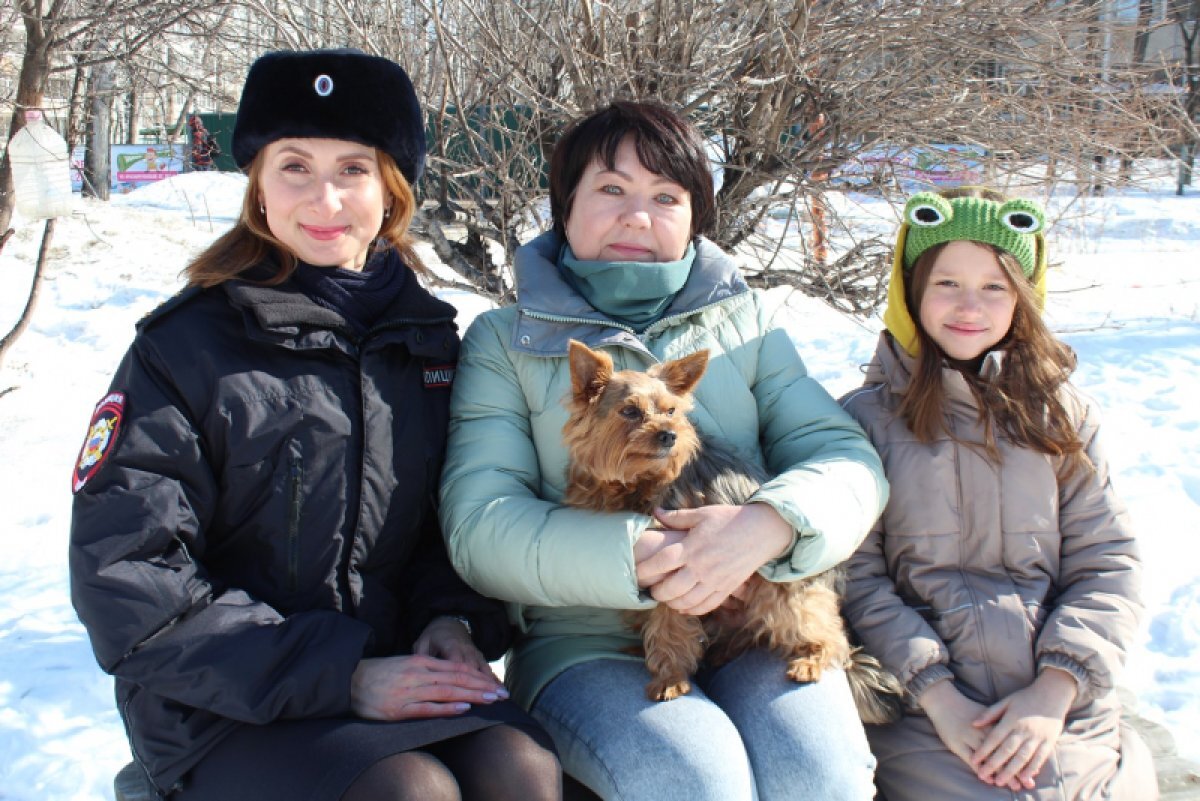    Мороженое помогло полицейским найти хабаровчанина, укравшего пса у хозяйки