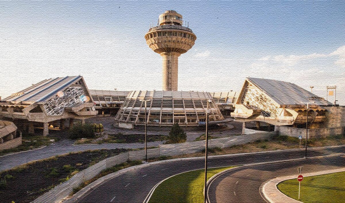 Советский союз построил очень красивый аэропорт в Армении