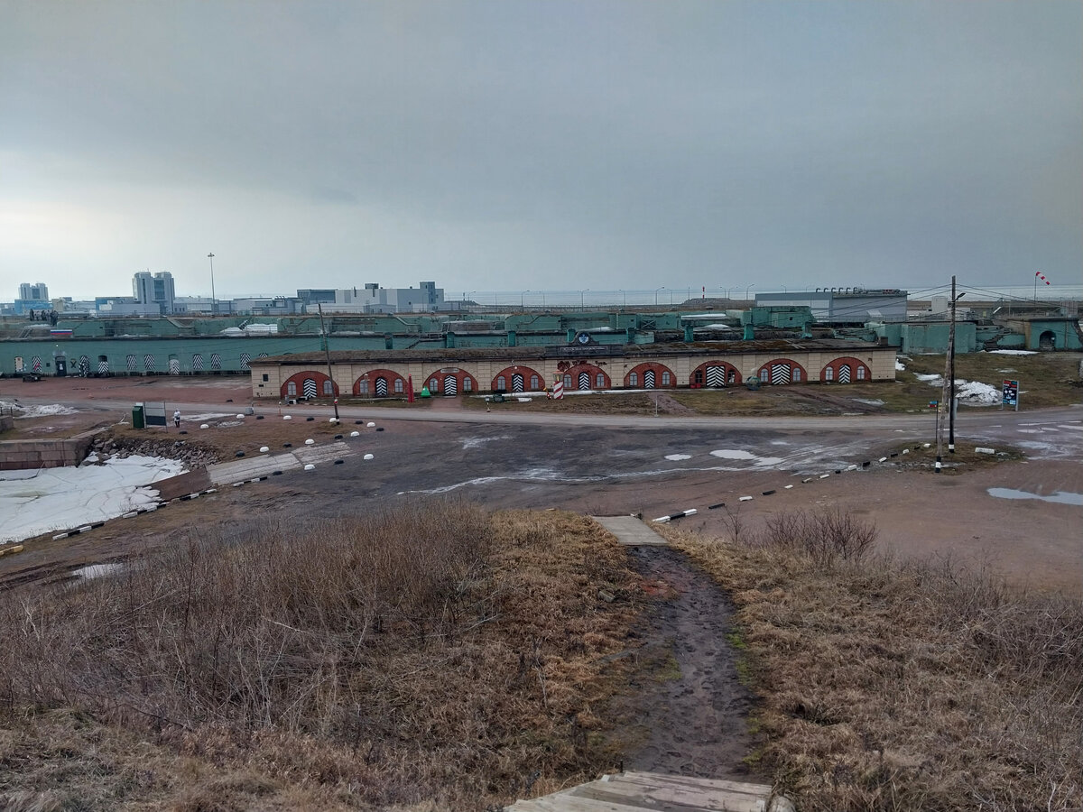 Казарма в центральной части форта "Константин" (фото автора)