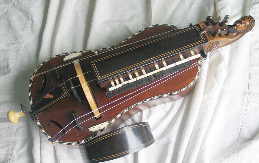 Колёсная лира (Hurdy-gurdy)