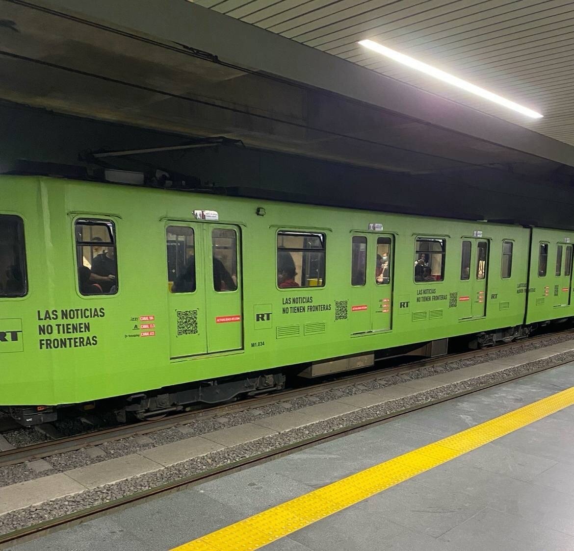 Поезд RT в метро Гвадалахары.