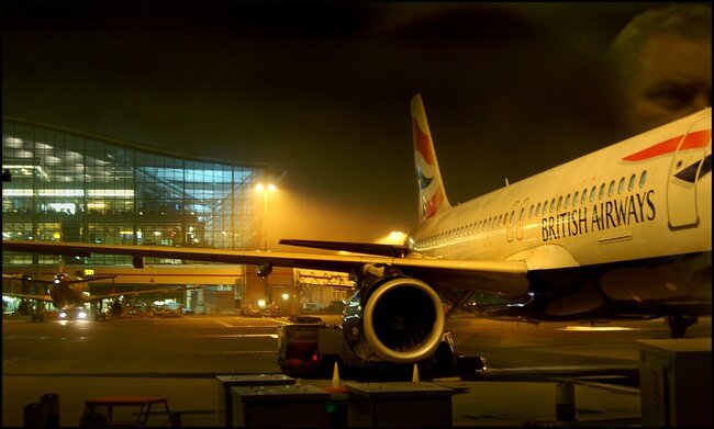 2.  Heathrow-5. London.Фото авторское, из личного архива. © Кадр как есть, не коллаж.