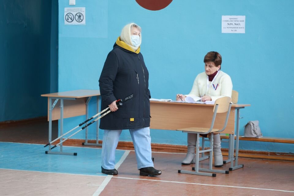    Выборы президента России в Барнауле. Голосование. Источник: Олег Укладов