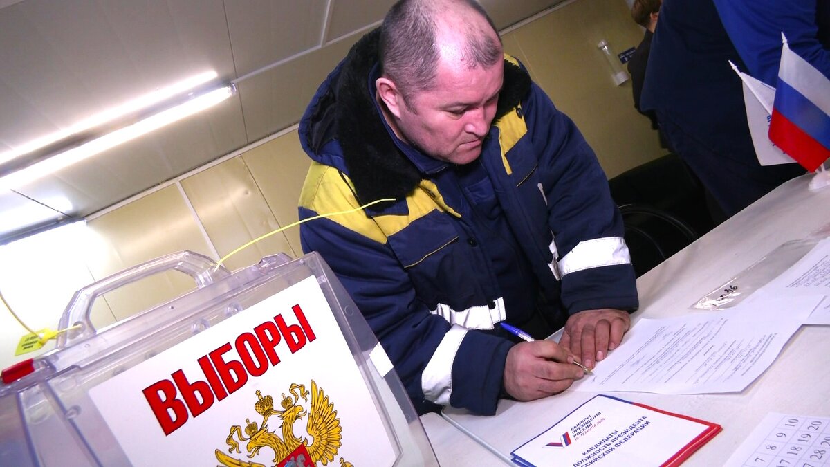    Для строителей моста через Обь в Сургуте организовали выездное голосование